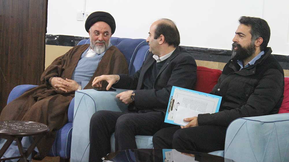 دیدار همکاران دبستان زندگی با امام جمعه